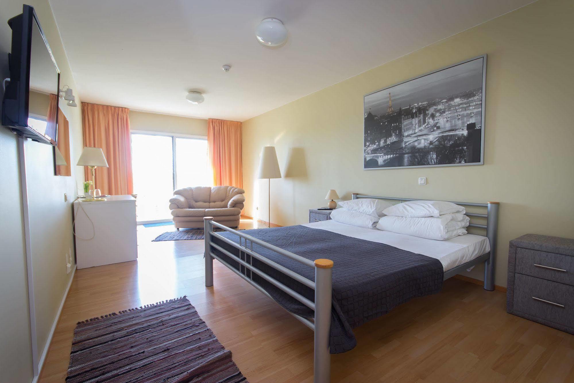 Peoleo Hotell Laagri Εξωτερικό φωτογραφία